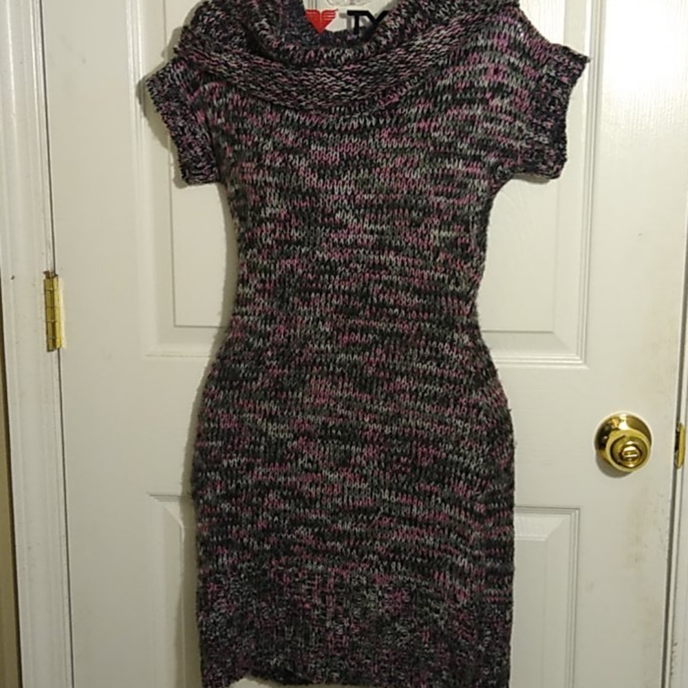 Short Sleeve Sweater Dress